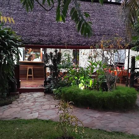 阿姆巴托洛阿卡 月光曲旅馆酒店 外观 照片